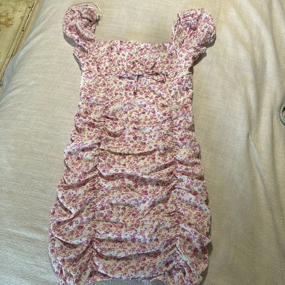 Princess Polly NWOT Romantic Flower Pattern Ruched Dress - Picture 2 of 15